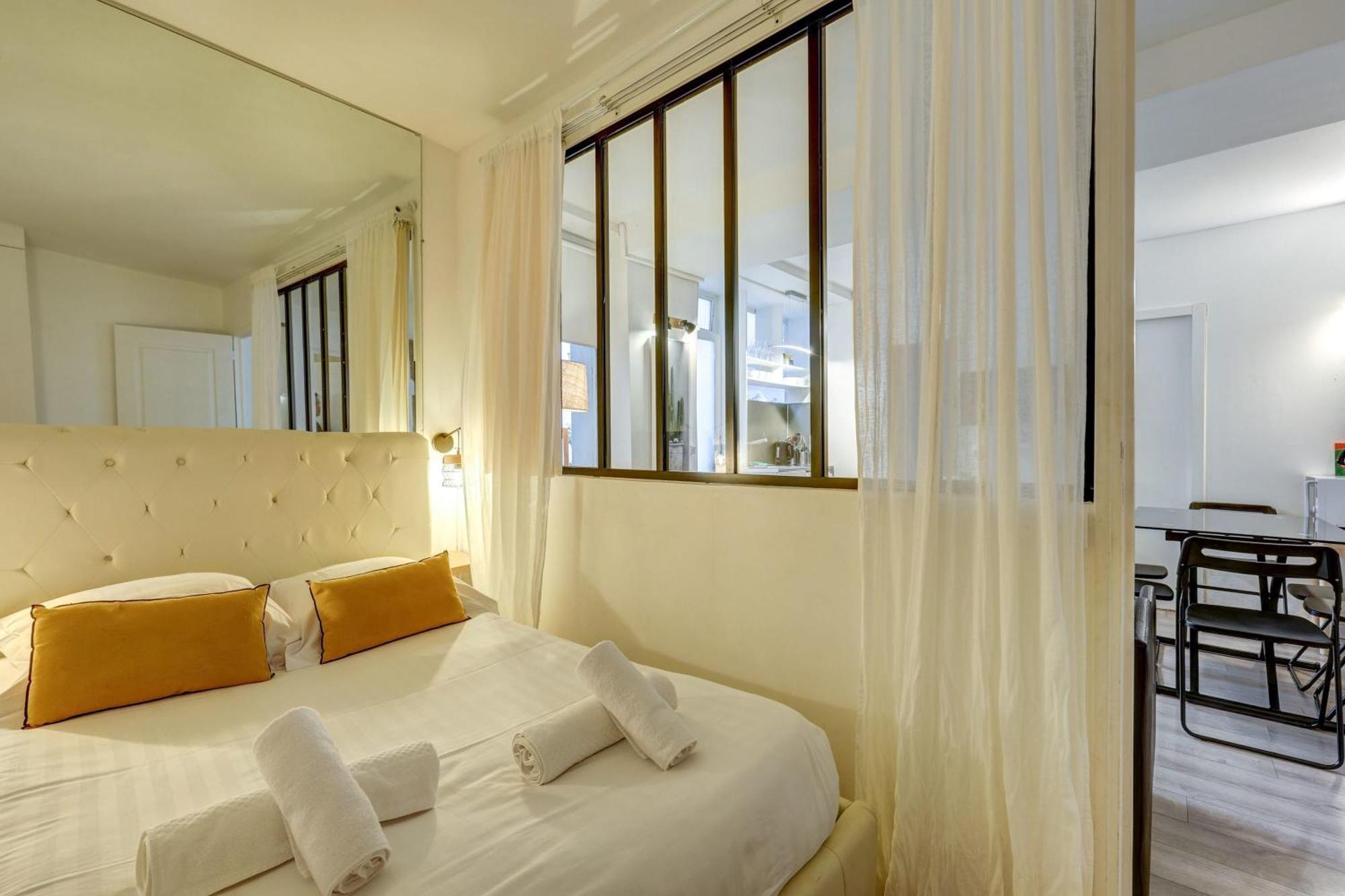2 Bedroom In The Heart Of Le Marais Apartment Paris