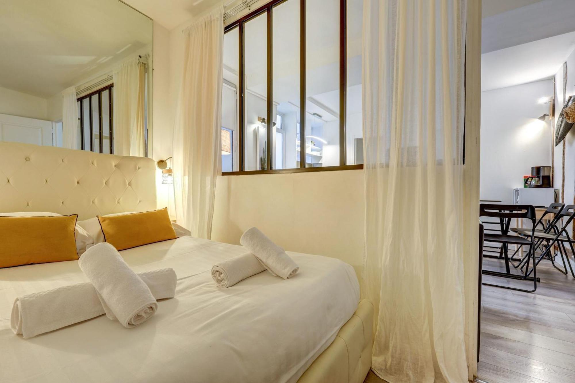 Apartment 2 Bedroom In The Heart Of Le Marais Paris