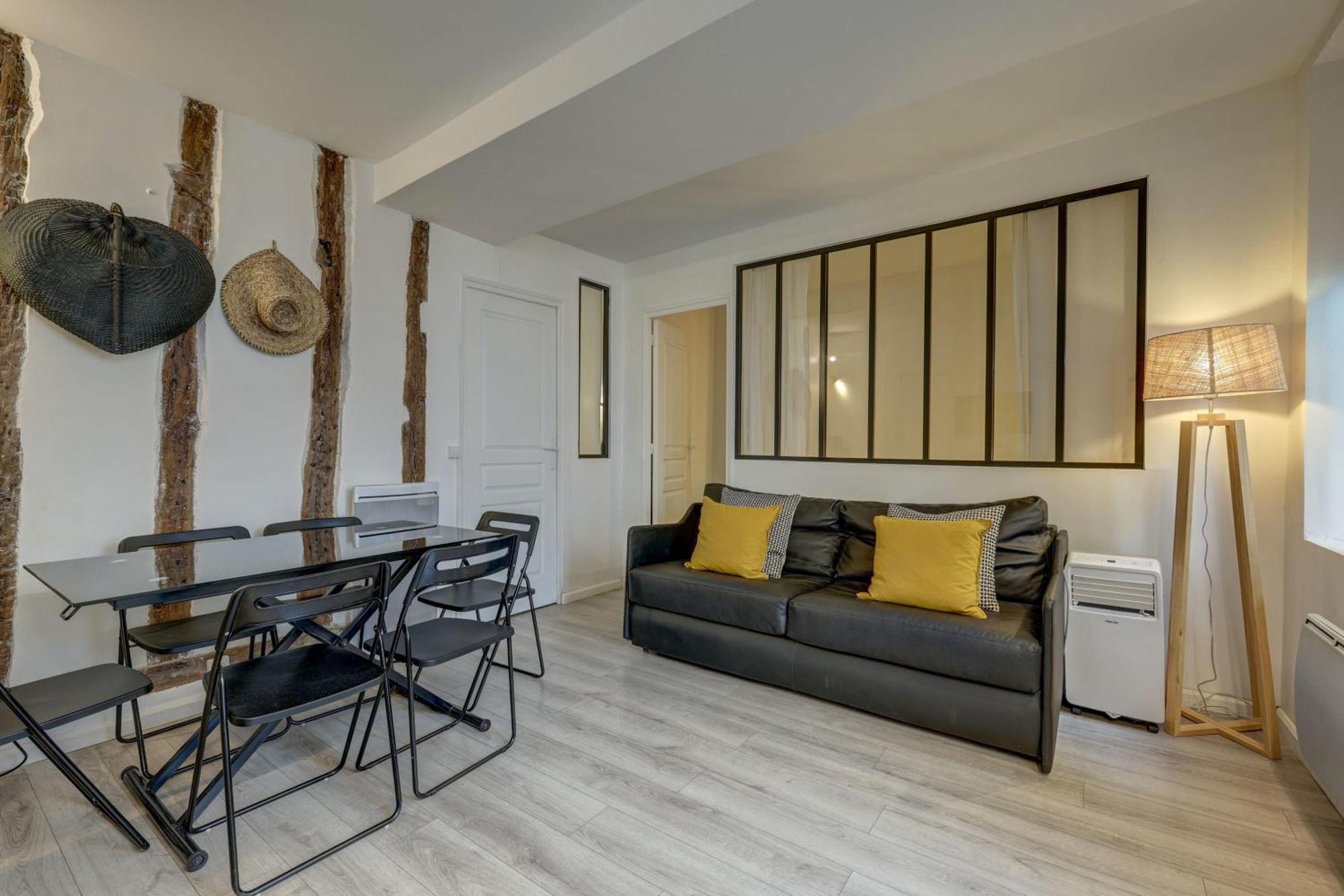 Apartment 2 Bedroom In The Heart Of Le Marais *