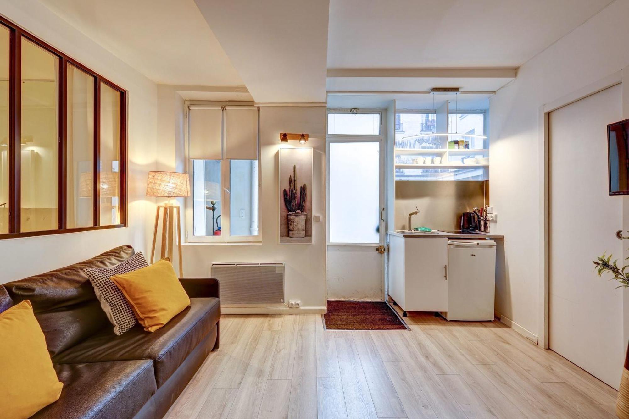 Apartment 2 Bedroom In The Heart Of Le Marais Paris